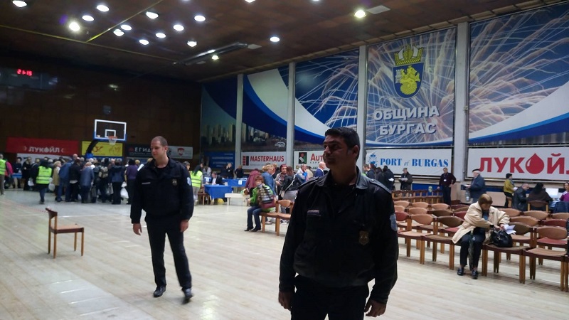 Радев превзе 8 от 13 общини в Бургаско