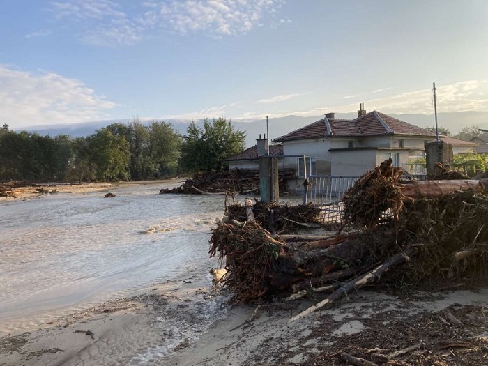 Обявяват частично бедствено положение за наводнените села Богдан и Каравелово