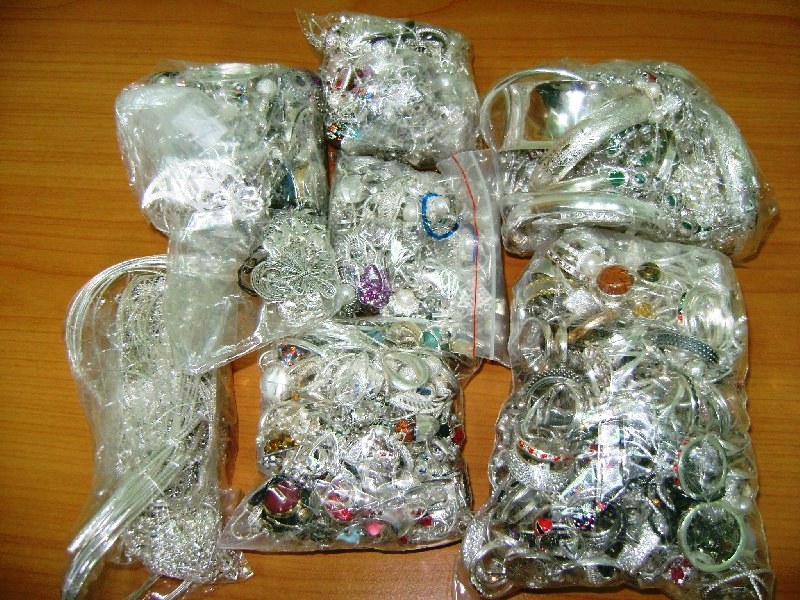 7 кг контрабандни сребърни накити иззеха митническите служители на Малко Търново