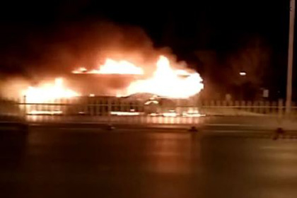 Автобус се подпали в Китай, 14 загинаха