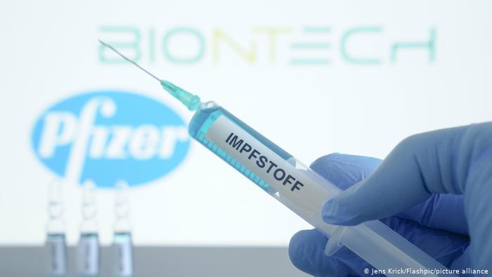 Здравното министерство публикува листовката и характеристиката на ваксината на Pfizer