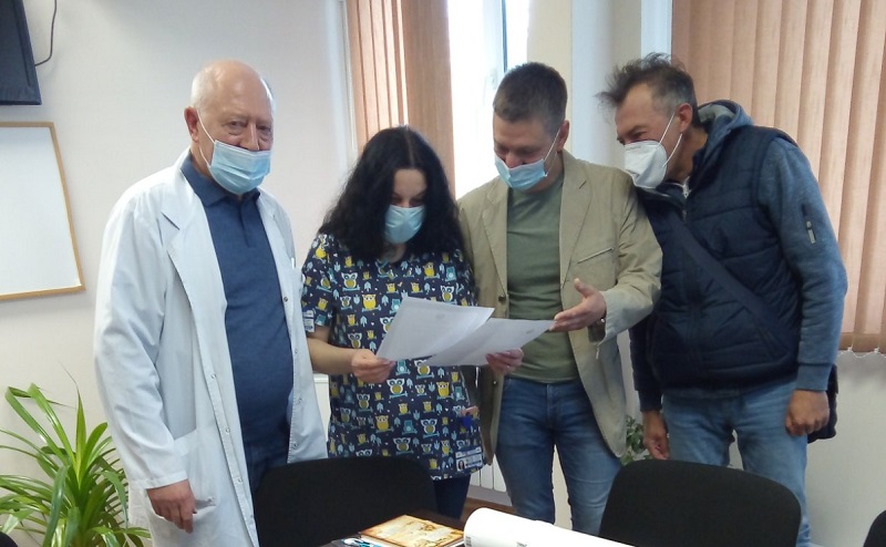 УМБАЛ Бургас получи дарение от 10 лампи за безопасна дезинфекция на въздуха