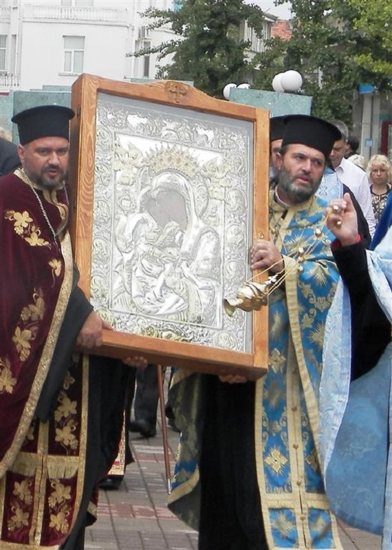 Православната църква чества Зимна Богородица