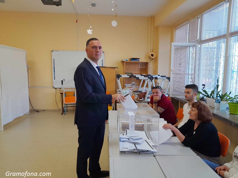 Тодор Ангелов кандидат за кмет на Бургас от ПП „Възраждане”: Гласувах за възраждането на Бургас