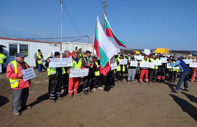 Протест отново затваря входа на Бургас