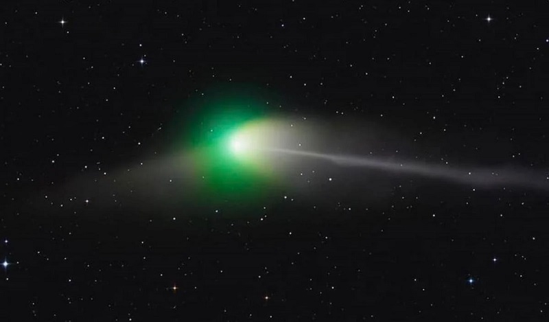 Зашеметяващо зрелище в небето: Рядка зелена комета ще се приближи днес към Земята