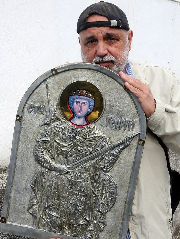 Иван Бахчеванов забрави изложба заради икона на Св. Георги Победоносец