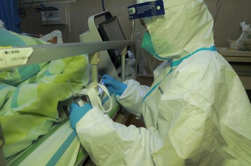 Лекари спасиха със секцио детето на бременна, заразена с коронавируса