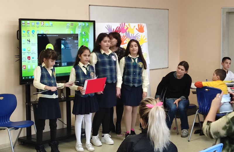 Ученици, родители и учители празнуваха заедно Деня на християнското семейство в СУ „Константин Петканов“