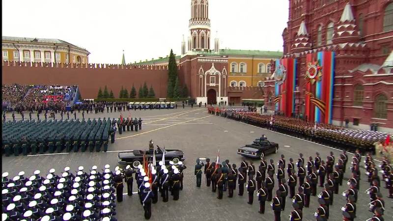 Първа нощна репетиция на Червения площад 