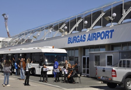 Държавна помощ: Европейската комисия одобрява мярка в размер на 5.8 милиона евро в подкрепа на летищата Бургас и Варна