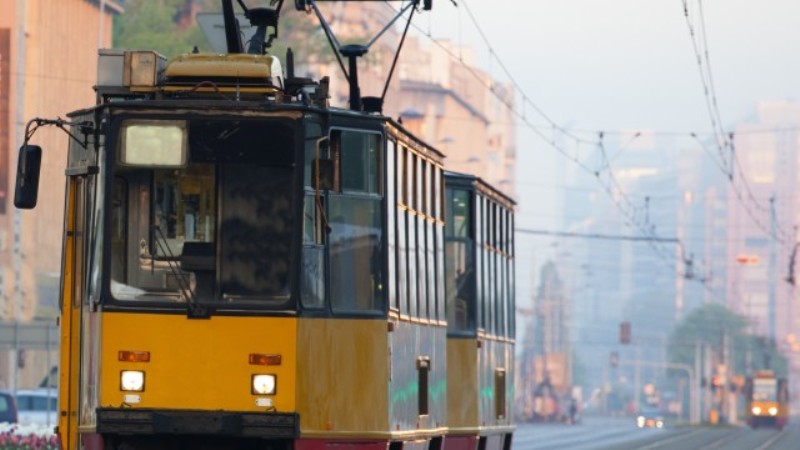 Общественият транспорт във Варшава е безплатен заради замърсяването на въздуха