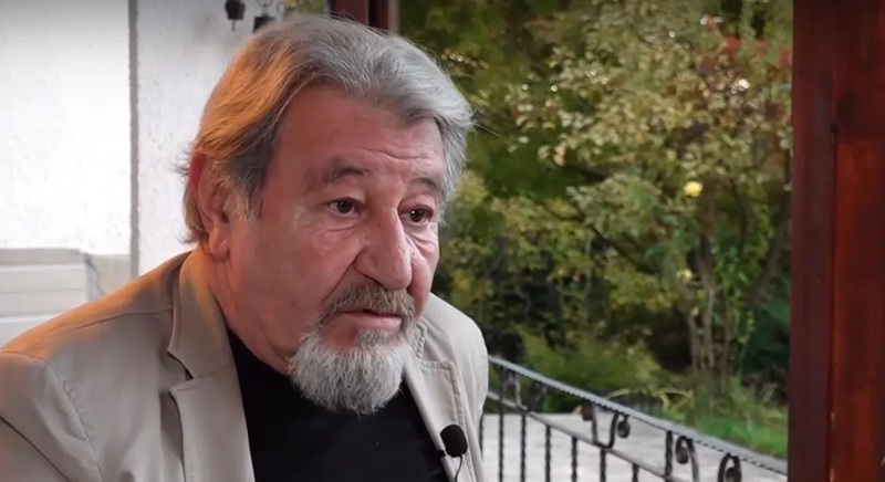 Благородникът в бяла престилка: д-р Лорис Мануелян, който лекува с наука, поезия и музика