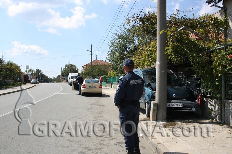 Жена от Крушевец получи лопата в главата, заради легнали полицаи