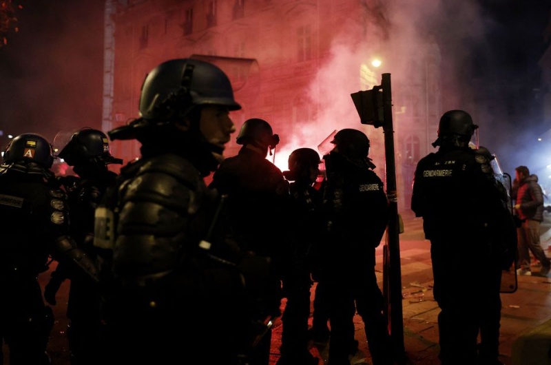 Разполагат 14 000 полицаи в цяла Франция за финала на Световното 