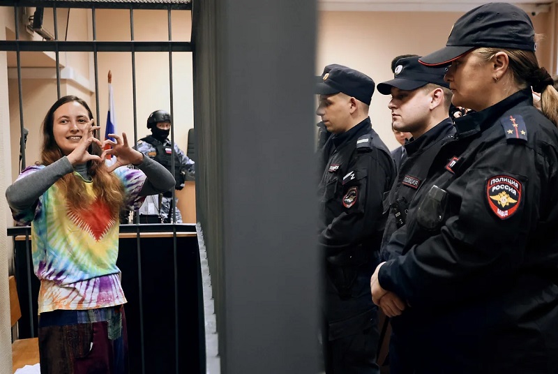 7 години затвор за руска художничка, била дискредитирала армията на страната