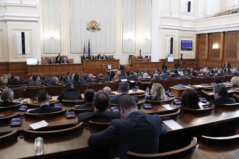 Специална комисия в парламента ще проверява сделката за ЧЕЗ