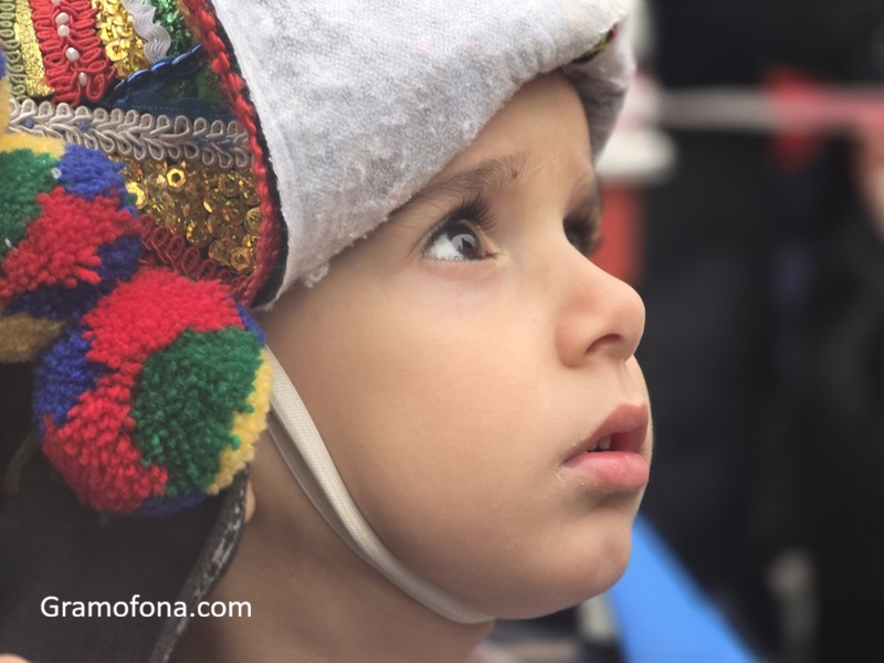 Вижте най-малкия кукер в Камено