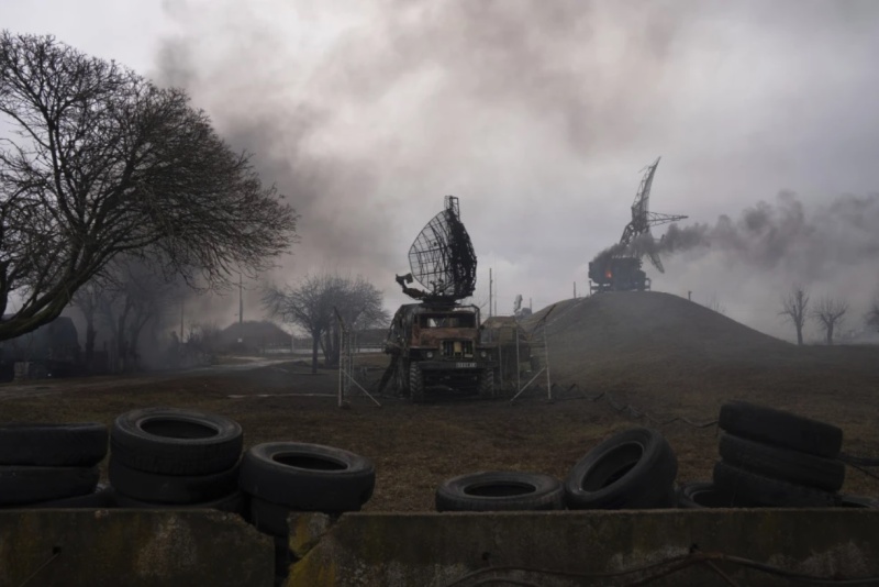 Пожар избухна в руски завод на годишнината от нахлуването в Украйна