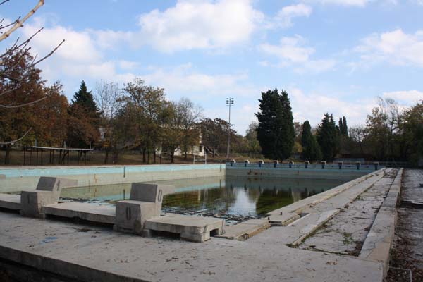 Решено: Федерацията по борба аут от недостроения спортен комплекс в „Славейков”