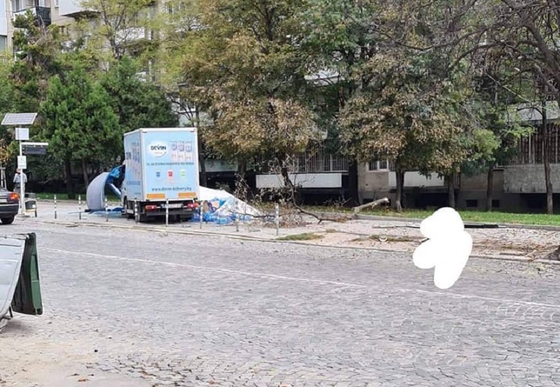 Трагедия в София: Камион уби момиче на спирка