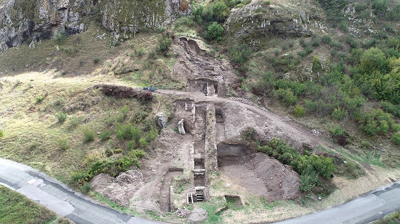 Откриха проход с кула и кладенец в средновековната крепост Русокастро