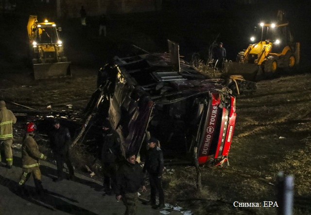 14 жертви на автобусна катастрофа в Северна Македония