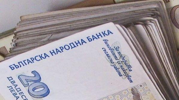 Минималната заплата се вдига с по 20 лв. на два пъти догодина