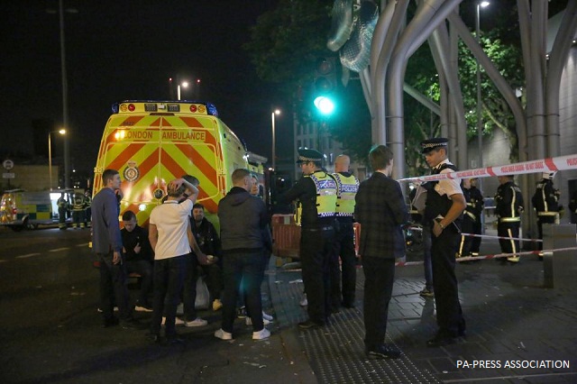 8 ранени след атака с киселина в Лондон