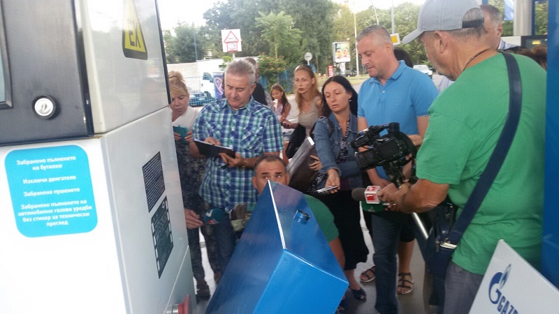 Лукарски проверява бензиностанциите в Бургас