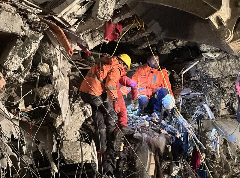 13 дни след земетресенията: Турция спира спасителните операции