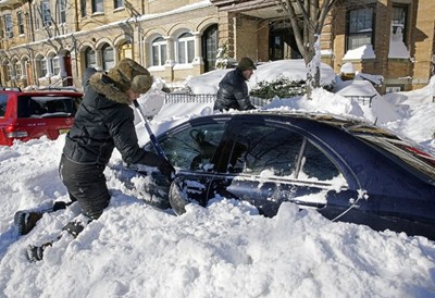 Жертвите на снежните бури в САЩ станаха 28