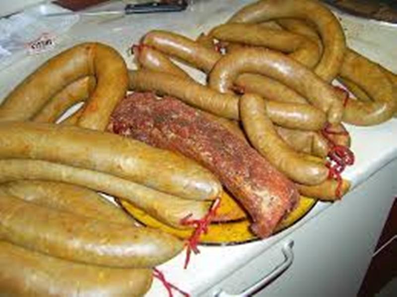 Баба остана без кисели зелки, луканки и вино