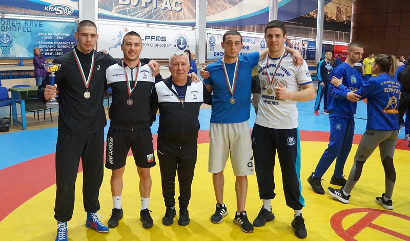 Четири медала за юношите на Черноморец от държавното първенство по класическа борба