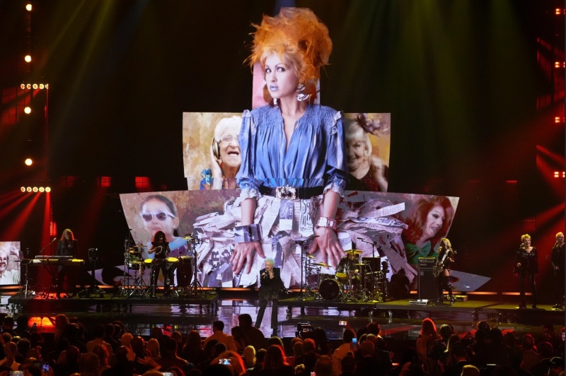 Синди Лопър и рапърките Salt-N-Pepa влязоха в Залата на славата на рокендрола