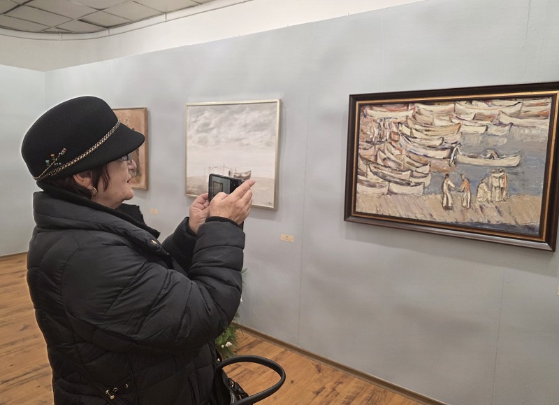 Спомени за една чувствена бургазлийка: Почитатели помирисвали картините на Виолета Масларова