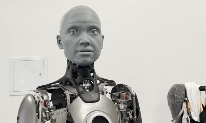Когато фантастиката става реалност: Хуманоиден робот се дразни