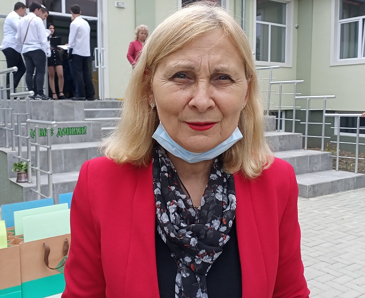 Директор Пенкова, Автото: Надявам се, че се справихме не само като учители, но и като по-възрастни към нашите деца