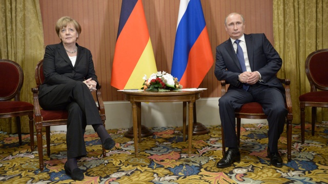 Меркел и Путин близо час на четири очи