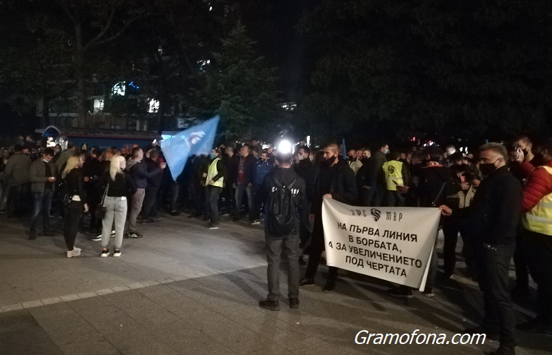 Над 100 бургаски полицаи тръгват за протеста в София