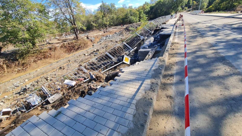 Дават над 1,2 млн. лв. за ремонт на моста в царевския квартал „Белия бряг“