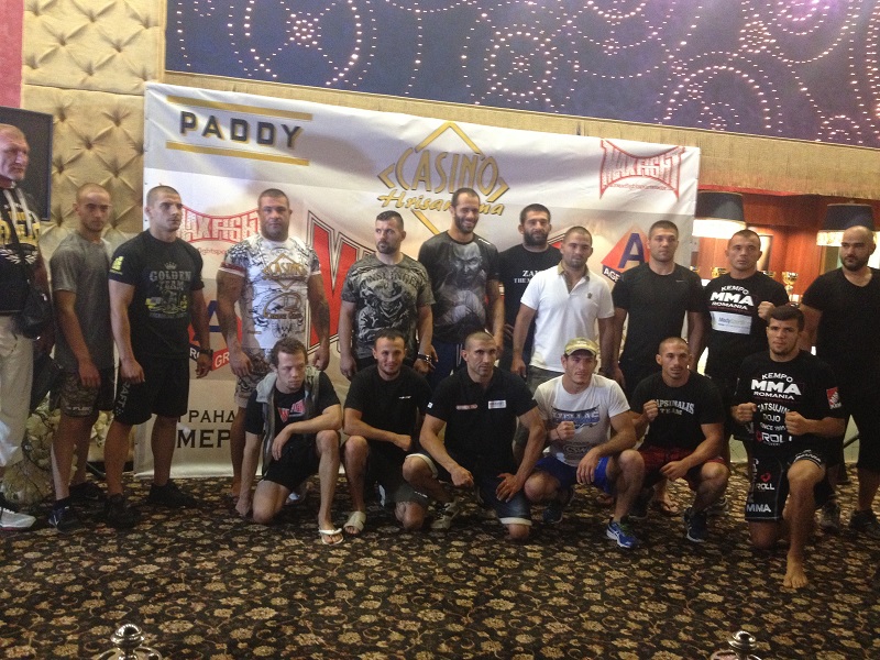Стотици чужди туристи на официалния кантар преди „MAXFIGHT 35”