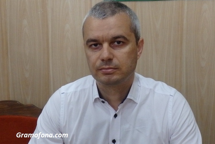 Украйна удари черен печат на Костадин Костадинов, не може да влиза в страната 10 години
