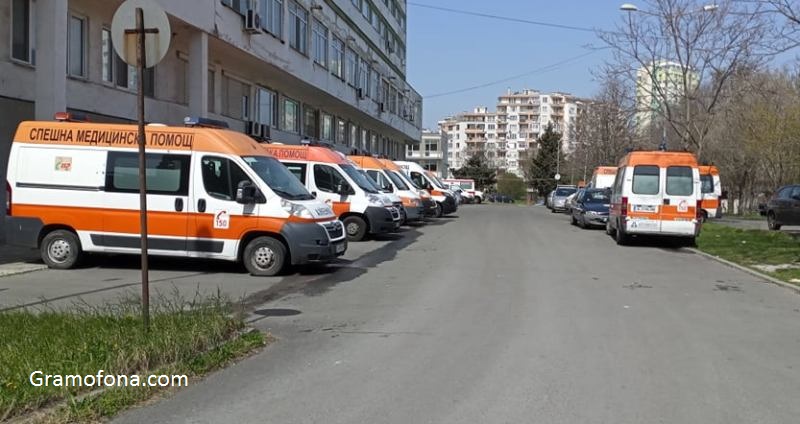 Тестват всички служители на Бърза помощ в Бургас за коронавирус