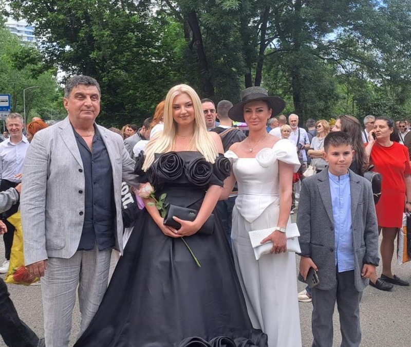 ФК “Черноморец” изпрати чаровната абитуриентка Росимира Иванова
