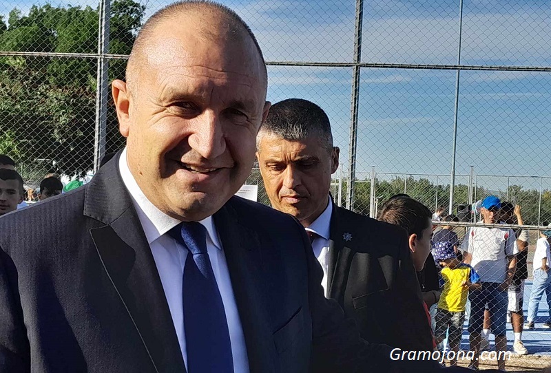 Румен Радев е кандидат за НС в Бургас и 25-и столичен район