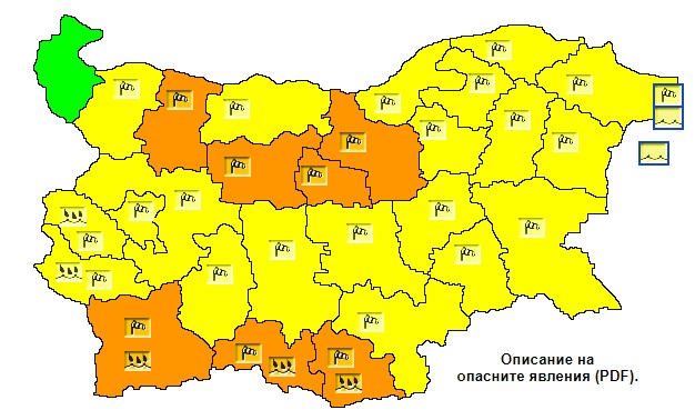 Силен вятър в цялата страна, бури и градушки в Южна България 