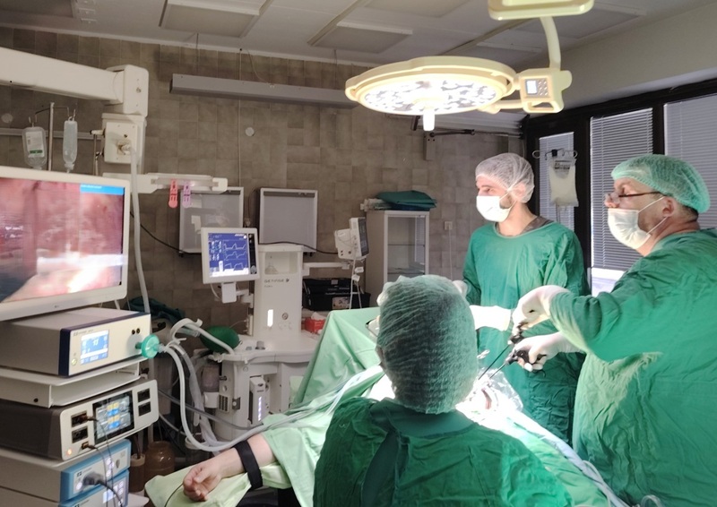 Любим хирург се завърна в УМБАЛ Бургас след 18 години в Англия 