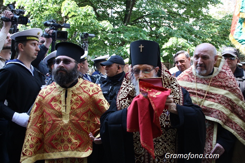 Миряните в Бургас могат да се поклонят пред мощите на Свети Георги
