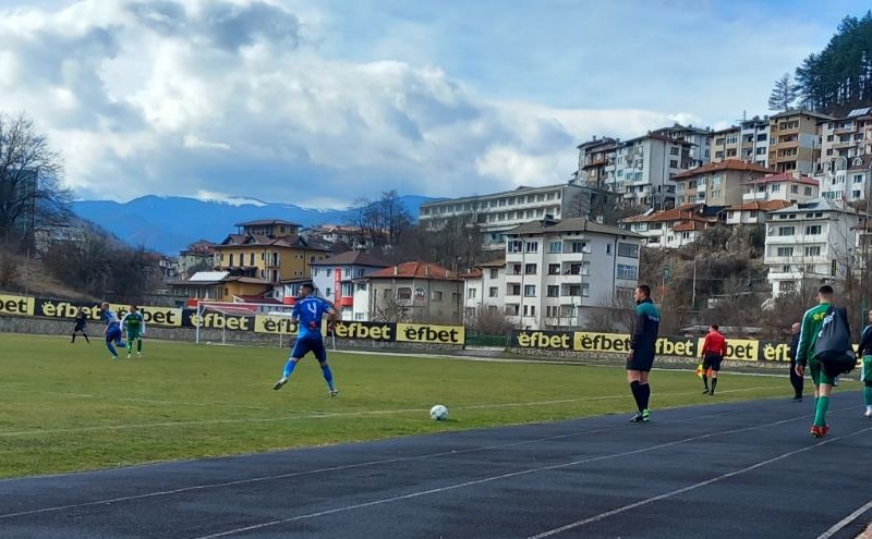 Футболният Черноморец е на точка от върха след победа в Смолян 